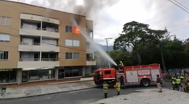Organismos de socorro atendieron incendio en el conjunto residencial Alameda de Ibagué