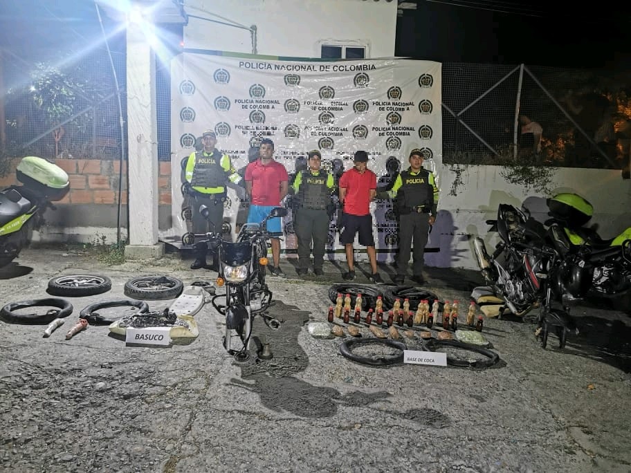 Capturados con coca dentro de sus motocicletas