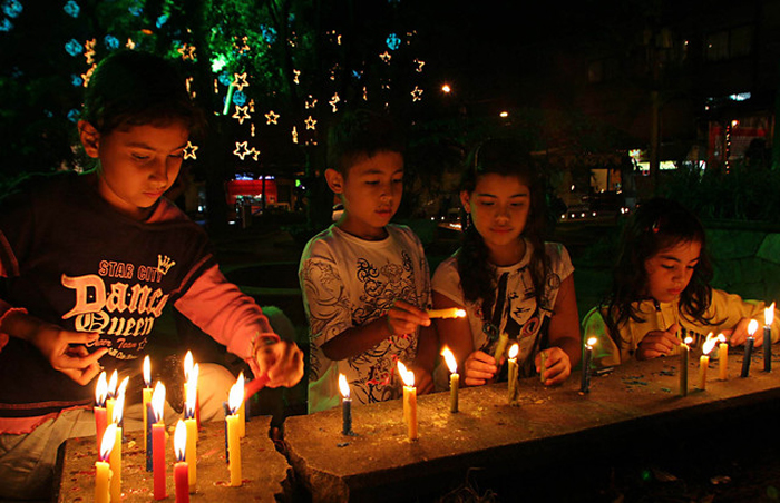 El Día de las Velas y la iniciación de la navidad en el mundo católico