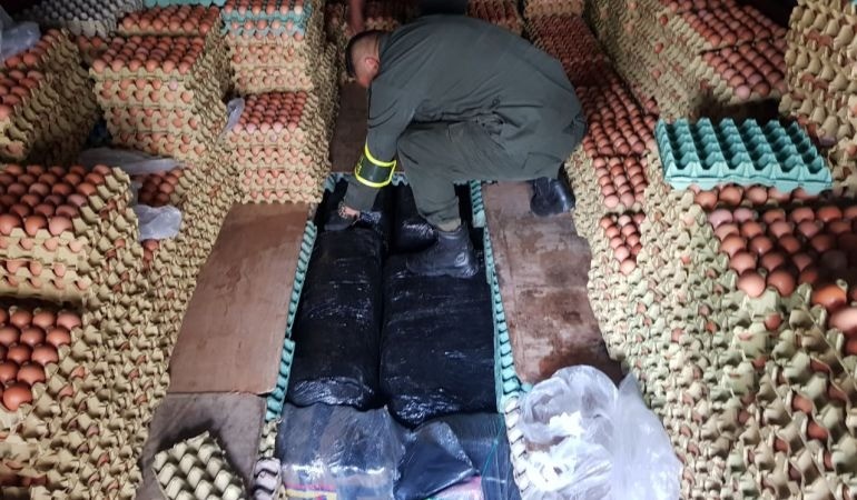 Delincuentes se robaron 10 toneladas de huevos en las afueras de Ibagué
