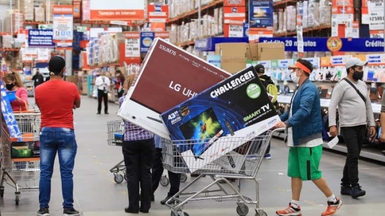 Electrodomésticos y vestuario, lo que más compraron los ibaguereños en el día sin IVA
