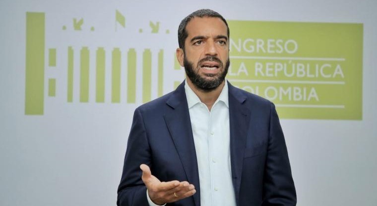 Emitieron orden de captura en contra del exsenador Arturo Char