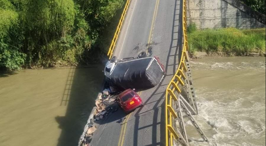 En 45 días quedará listo puente militar para superar situación sobre río La Vieja