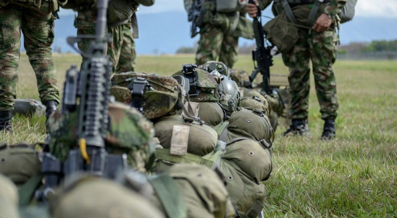 En vilo negociaciones de paz con el ELN