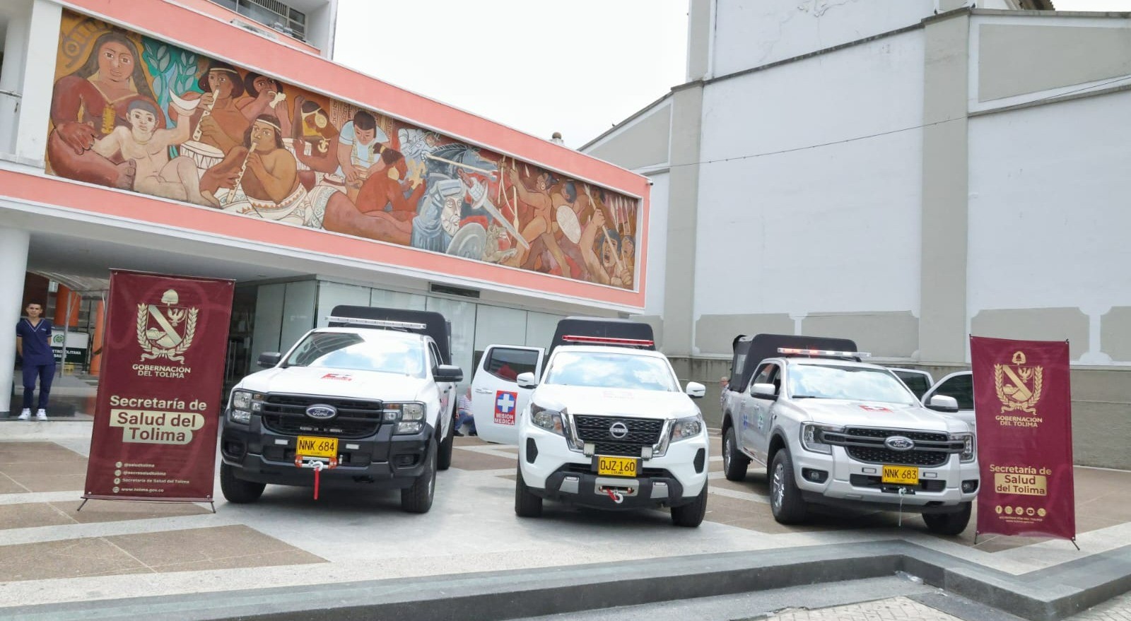 Entregadas ambulancias a tres municipios del Tolima