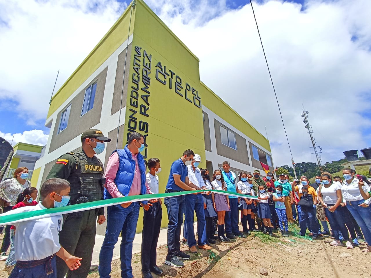 Entregado colegio a estudiantes campesinos de Alto del Cielo en Ortega