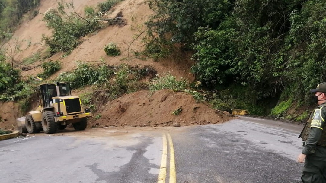 Este sábado continúa cierre total de la vía Ibagué - Cajamarca