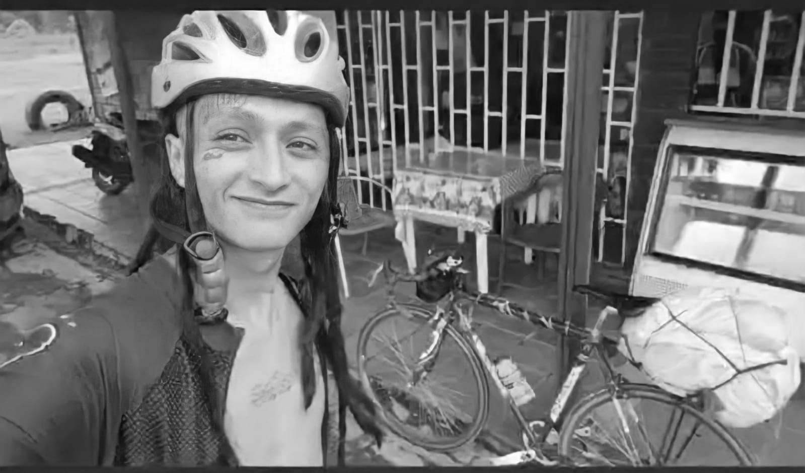 Estudiante de la UT salió de viaje en su bicicleta y murió arrollado por una tractomula