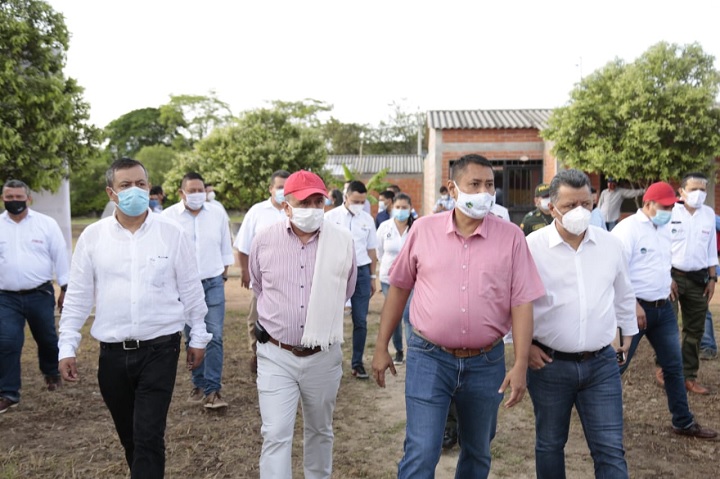 Gobernador Orozco entrega 50 viviendas en Natagaima