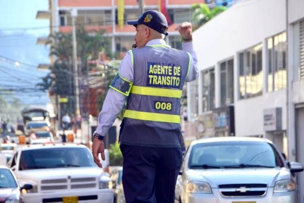¿Deben volver hacer controles de tránsito los agentes azules?