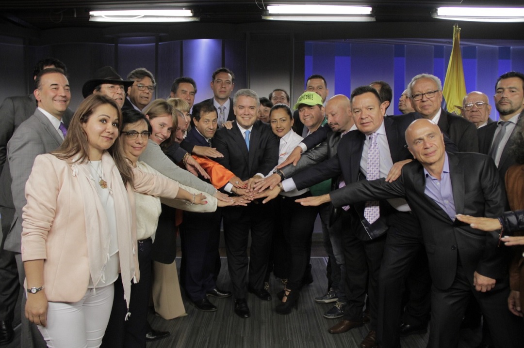 Aumento de salario a empleados públicos