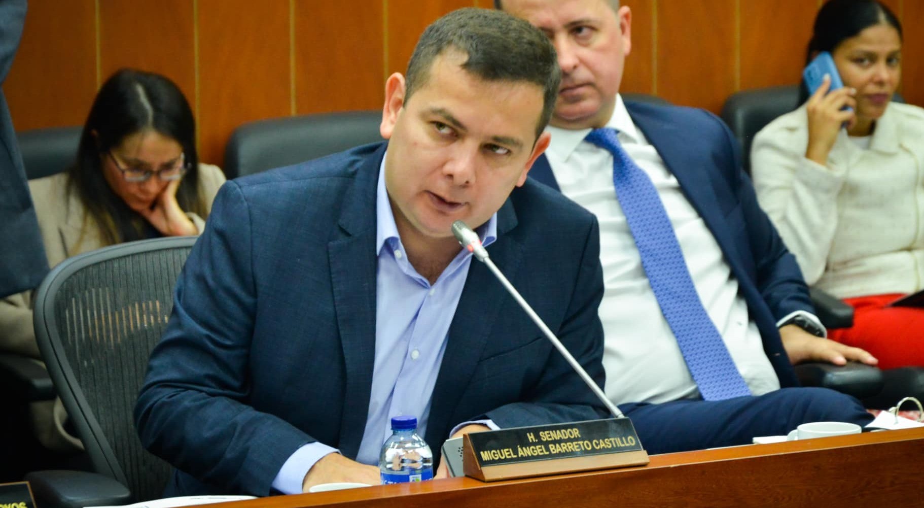 Expediente de la Fiscalía mencionó en hechos de corrupción al senador Miguel Barreto