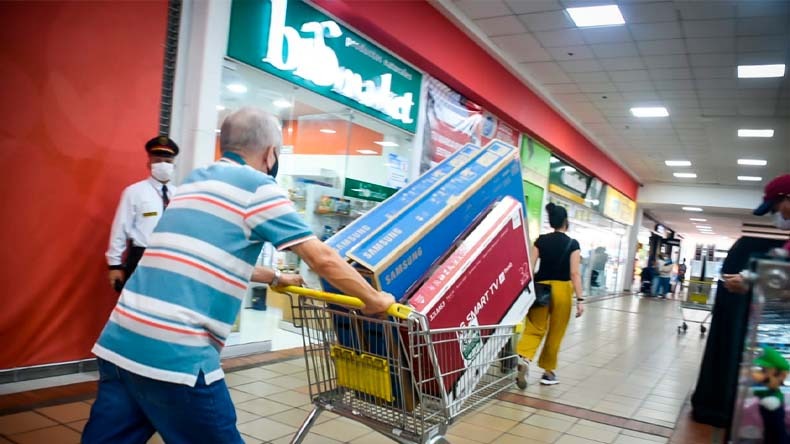 Extienden horario del comercio durante este 'Día sin IVA' en Ibagué
