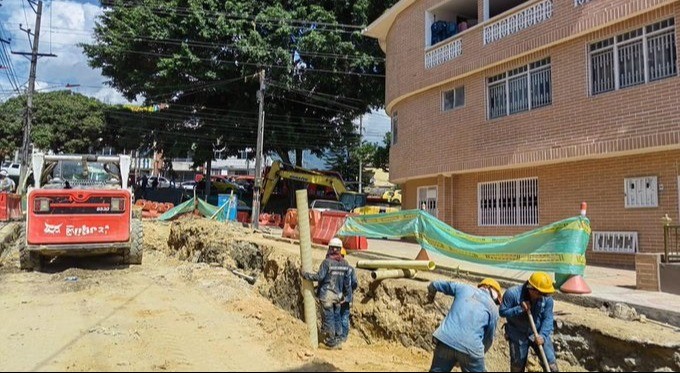 Extrabajadores del puente de la calle 60 reclaman pagos atrasados