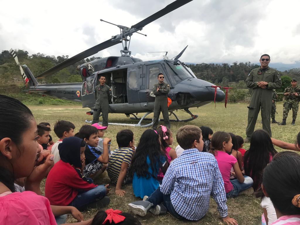 Villarricenses compartieron con la Fuerza Aérea Colombiana