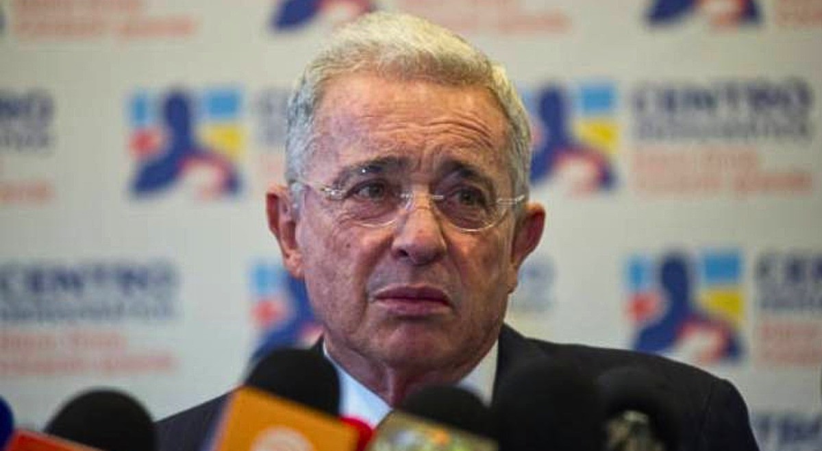 Fiscalía llevará a juicio al expresidente Uribe por presunto soborno de testigos