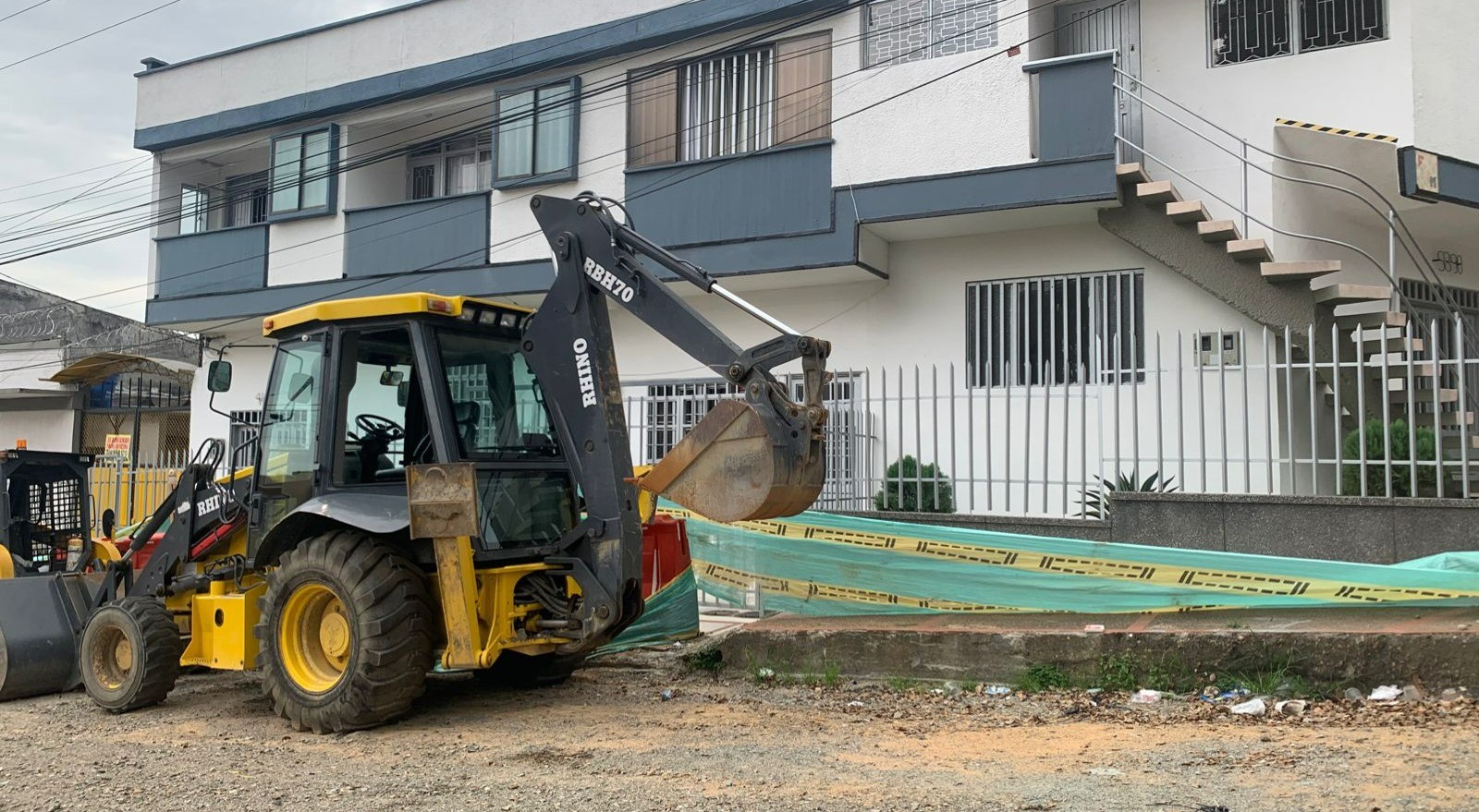 Fiscalía realizó allanamiento a contratista incumplido del puente de la calle 60
