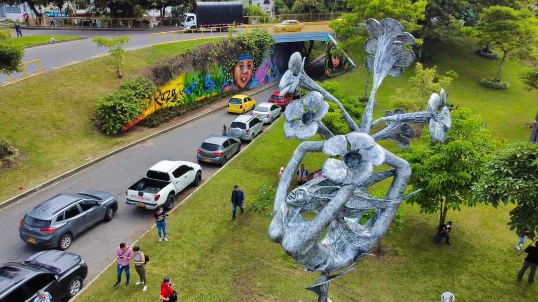 Con la 'Flor de Ocobo' reemplazaron el monumento de Andrés López de Galarza