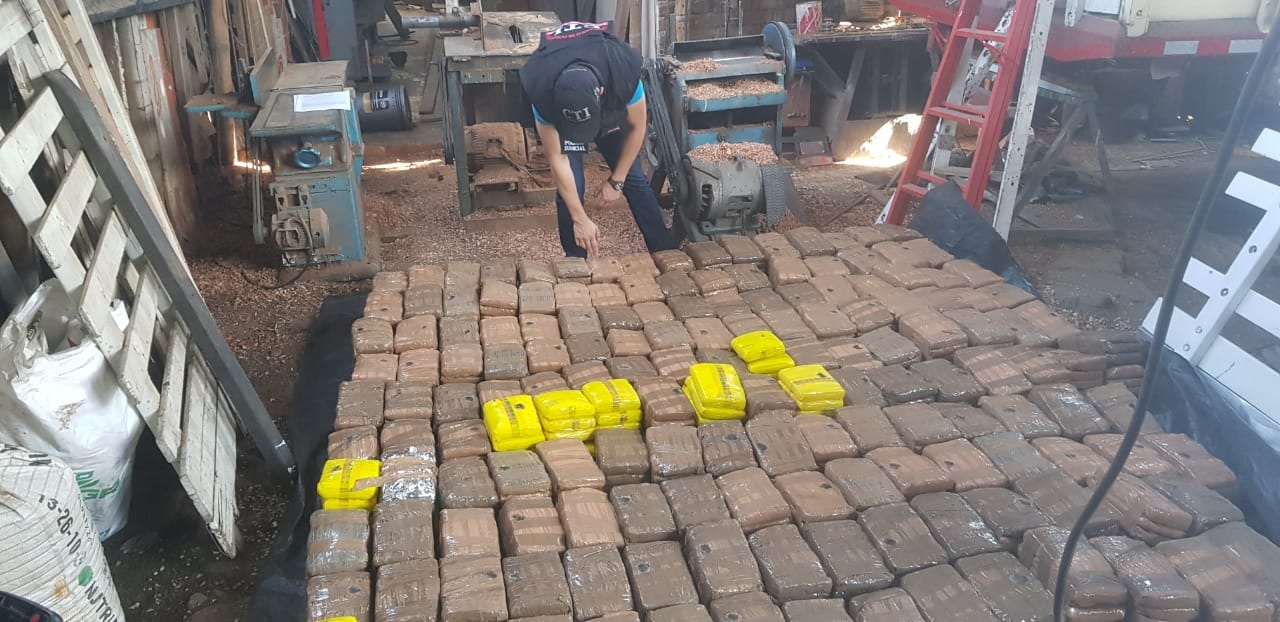 Sexta Brigada y Fiscalía decomisan media tonelada de marihuana en Ibagué