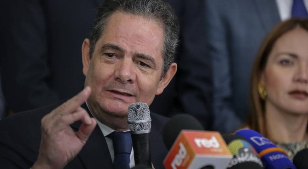 Germán Vargas Lleras radicó su propuesta de reforma a la salud