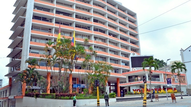 Investigan la extraña muerte de un adulto mayor en la Gobernación del Tolima