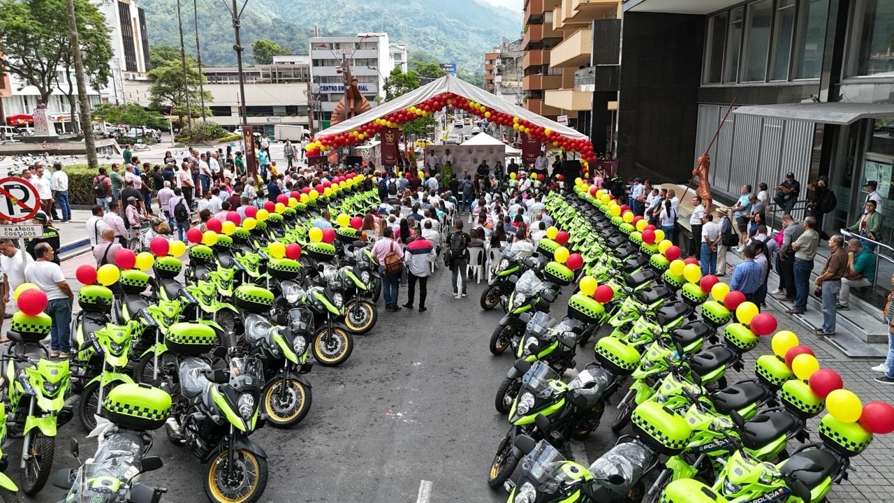 Gobernación entrega 80 motocicletas a la fuerza pública del Tolima