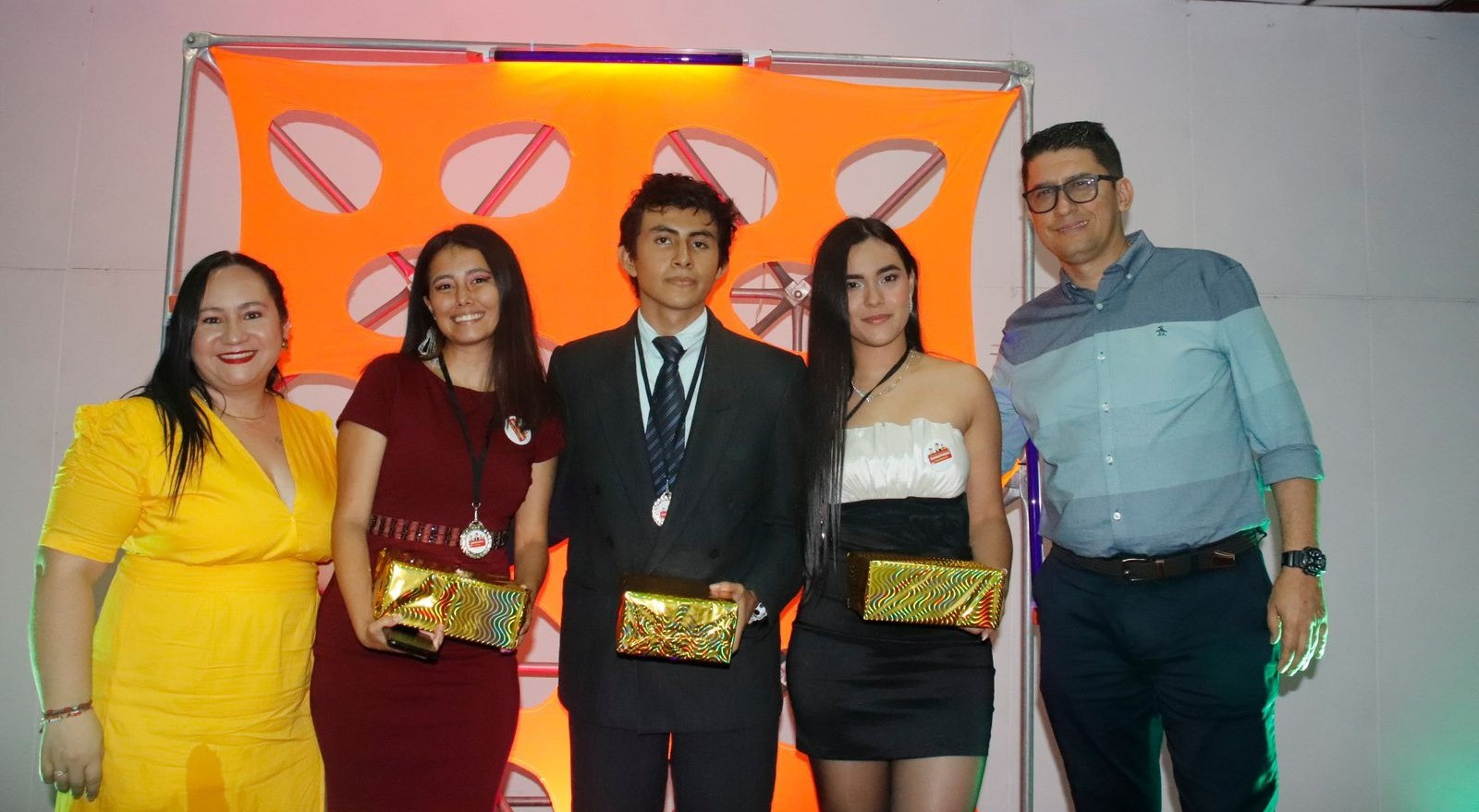 Gobernación del Tolima premió a jóvenes talentos