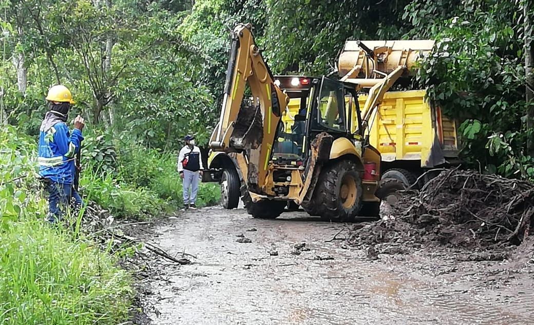 Gobernación del Tolima presta apoyo a municipios para arreglo de vías