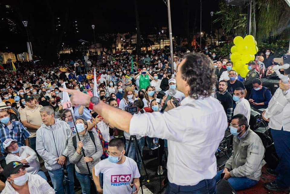 ¿Golpe de autoridad o golpe de billete, la manifestación ‘Fico-Hurtado’?