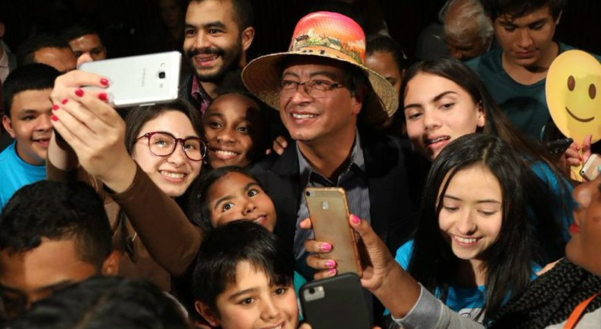 El 61% de los jóvenes tiene una imagen favorable del presidente Petro