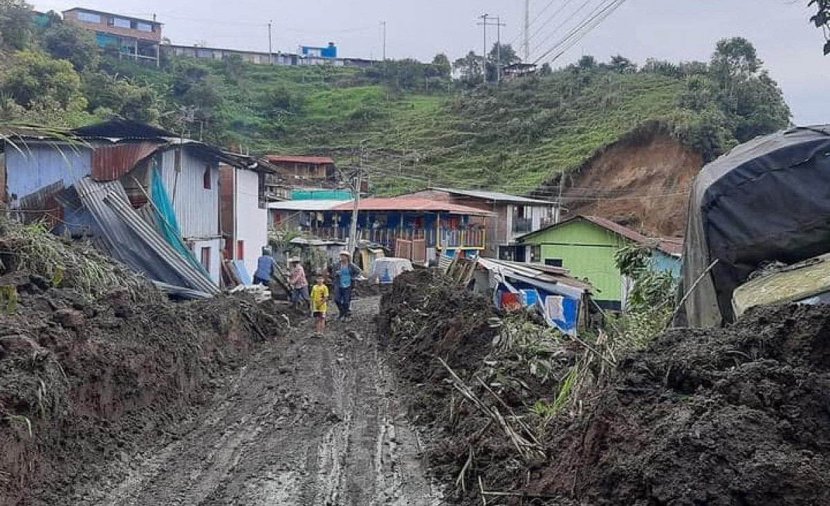 Hay cerca de 800 municipios afectados por ola invernal