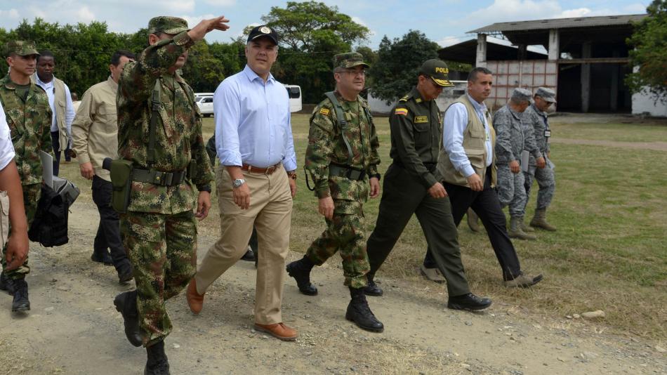 Helicóptero en el que se desplazaba el presidente Iván Duque fue baleado