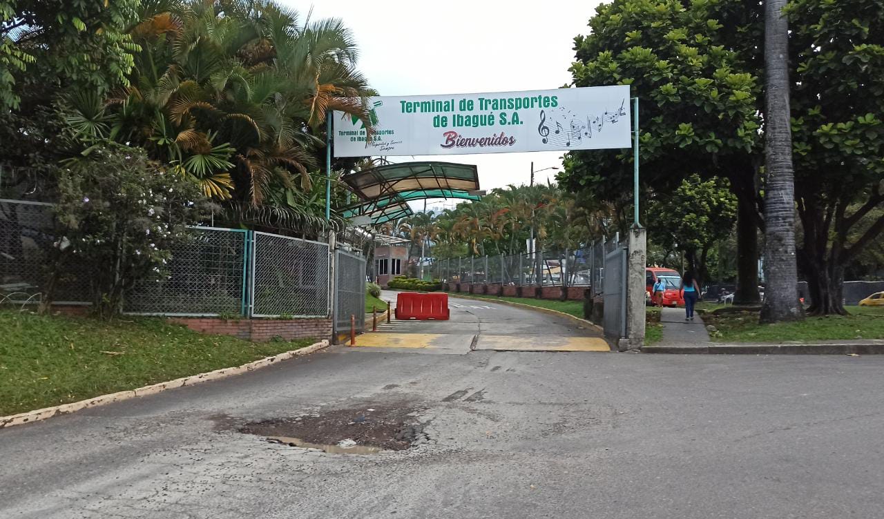 El hueco que refleja desidia y abandono en Ibagué
