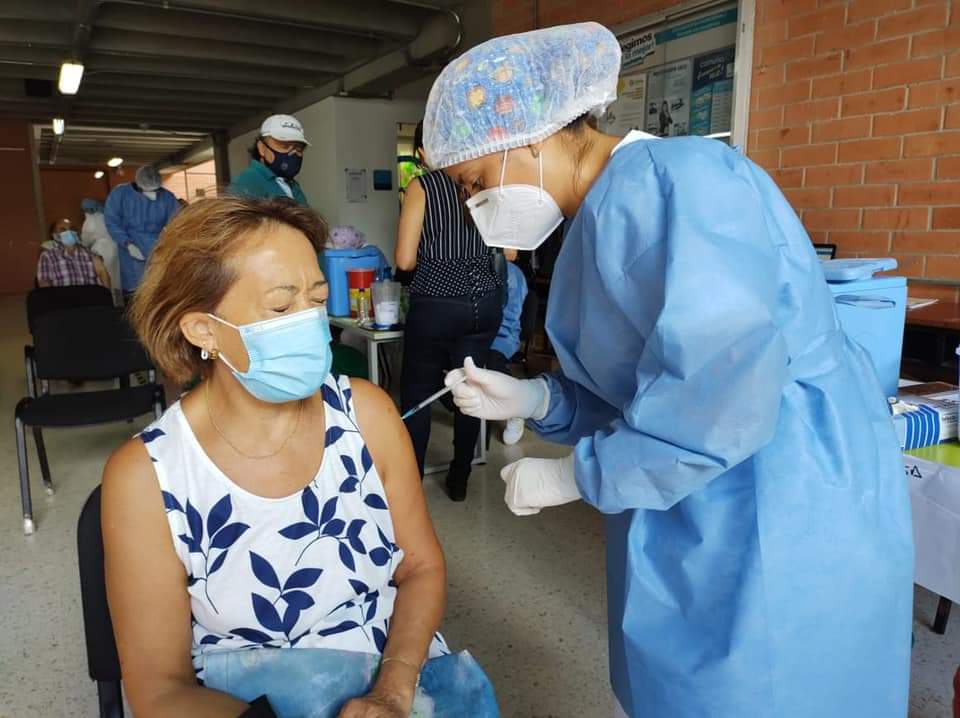 Ibagué entre las 15 ciudades del país que cuenta con el 70% de la población vacunada