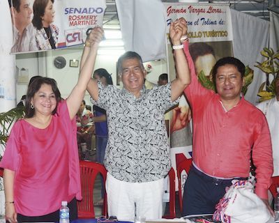 Van dos de seis en Cambio Radical