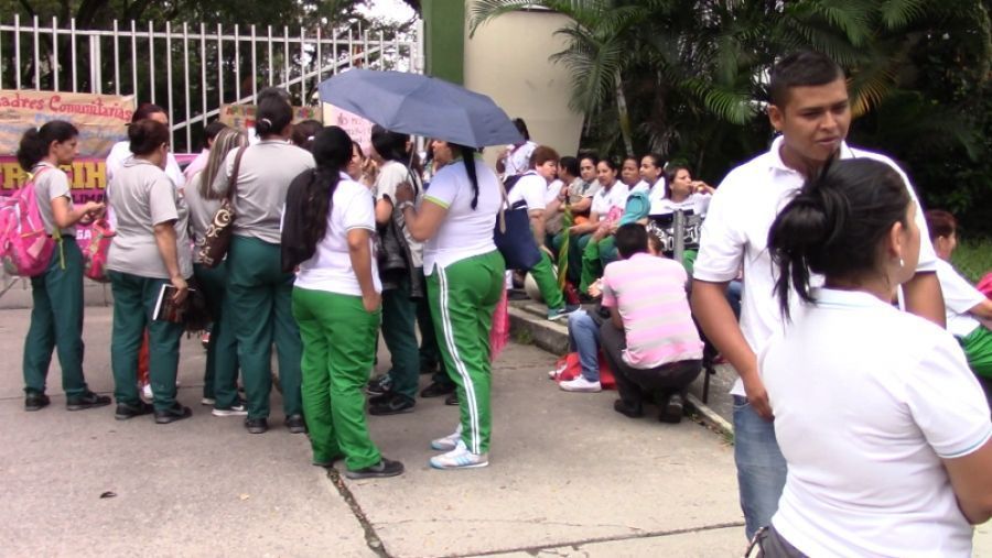 Madres comunitarias de Ibagué también realizaron plantón
