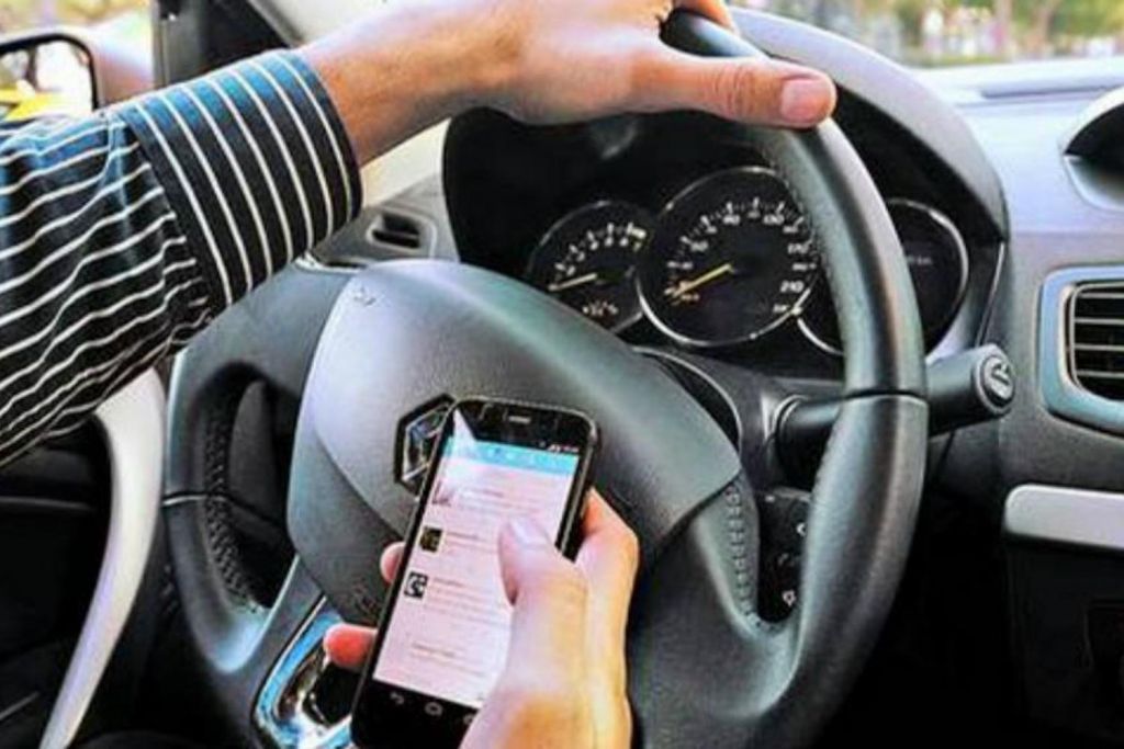 Sanciones a conductores que hablan por celular mientras manejan en Ibagué
