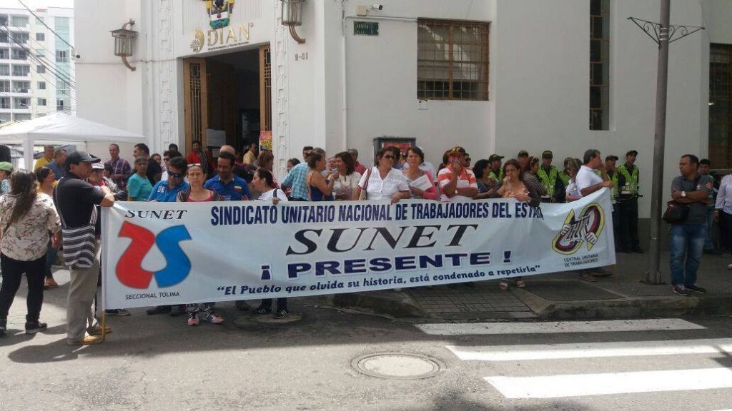 Trabajadores estatales del Tolima también se unieron al paro desde este martes