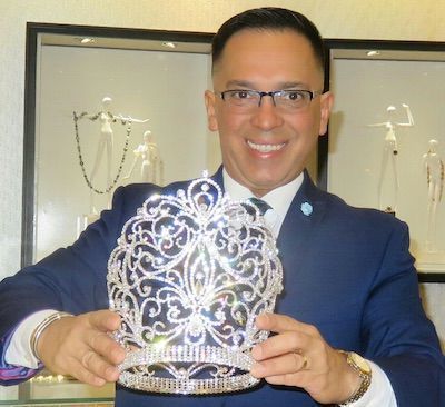 Carlos Arroyave, el diseñador detrás de las coronas