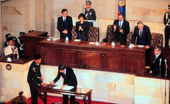¿Paz con justicia social y Constituyente?