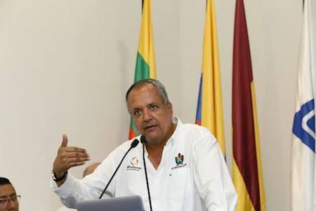 Barreto llama la atención a sus secretarios