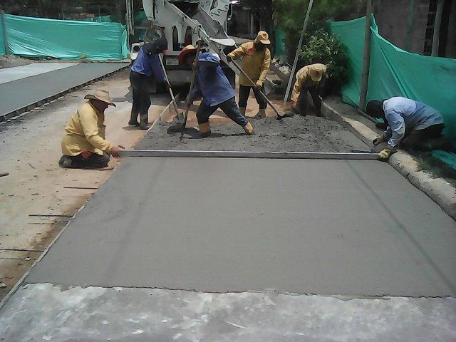 Más de 4.500 metros cuadrados de vías se han pavimentado en barrios de Ibagué