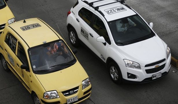 "Vehículos de Uber podrían ser chatarrizados": ministro de Transporte