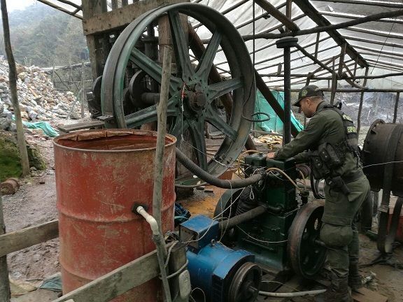 Desmantelan mina ilegal en Toche que producía 40 mil gramos de oro mensual