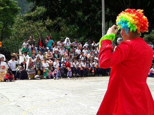Celebran el día del niño campesino en el Cañón del Combeima