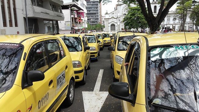Taxistas de Ibagué se capacitaron en atención al cliente