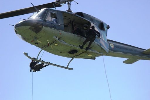El Comando Aéreo de Combate N° 4 apoyó el curso de Operaciones Especiales de la Policía Nacional