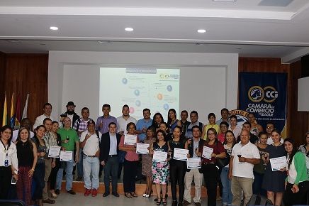 37 empresarios beneficiados con registro de marca, software contable y códigos de barras