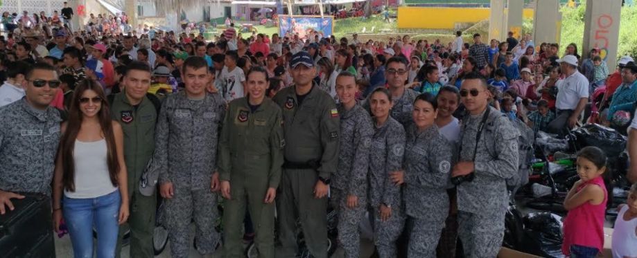 Fuerza Aérea celebra la navidad con los más necesitados