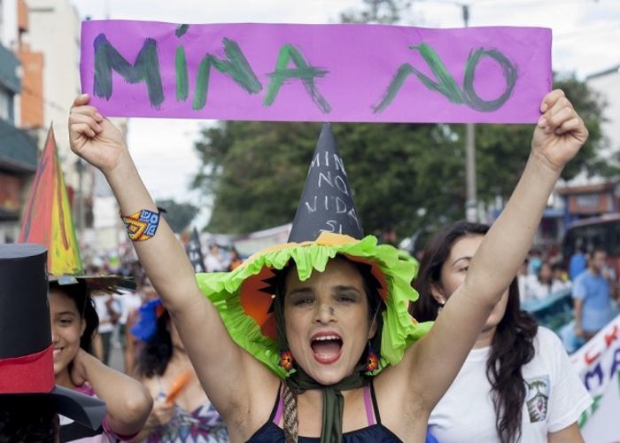 Festival de disfraces, carranga y abrazotón por el agua en Ibagué
